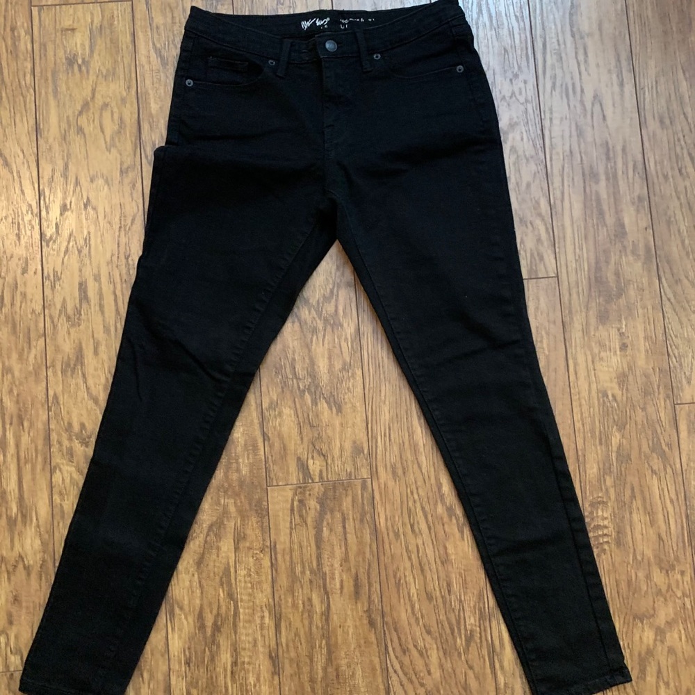 Women’s black Mossimo jeans